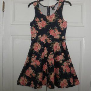 Rue21 Floral Pattern Dress Size M